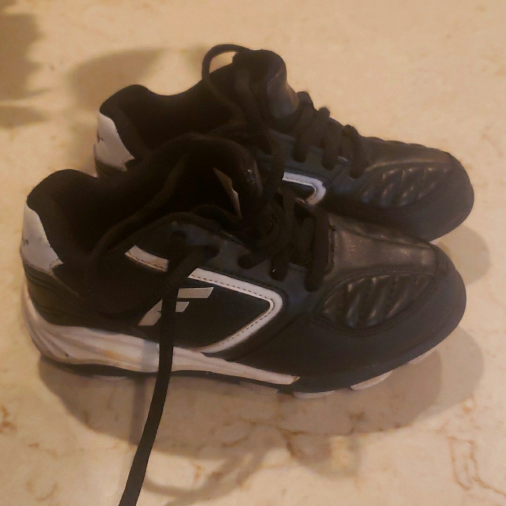 Baseball cleats